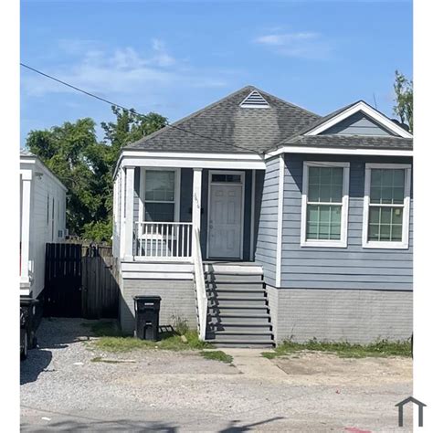 This unit features washer/dryer hookups, central AC/heat, keyless entry, refrigerator, microwave, range/oven, hood vent, and a tub/shower combo. . For rent new orleans